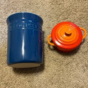 Le Creuset Stoneware Blue Utensil Poterie Crock Holder and mini casserole